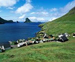 Coast of the Faroe Islands © Pall Steffansson