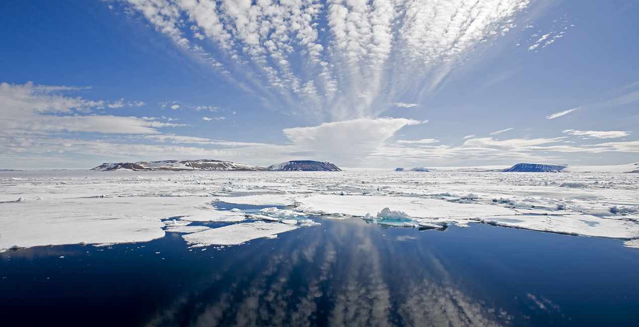 Ice on the sea © Franco Banfi / Oceanwide Expeditions