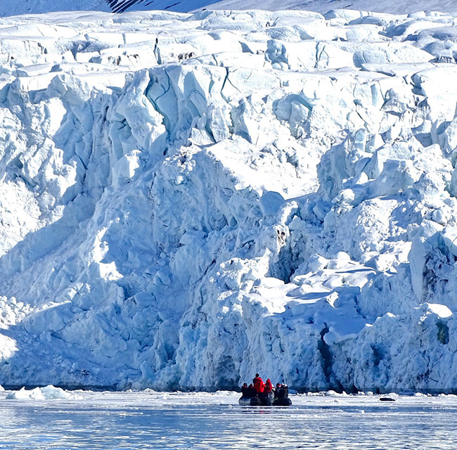 Zodiacs heading to the Glacier Ice © Nikki Born / Oceanwide Expeditions